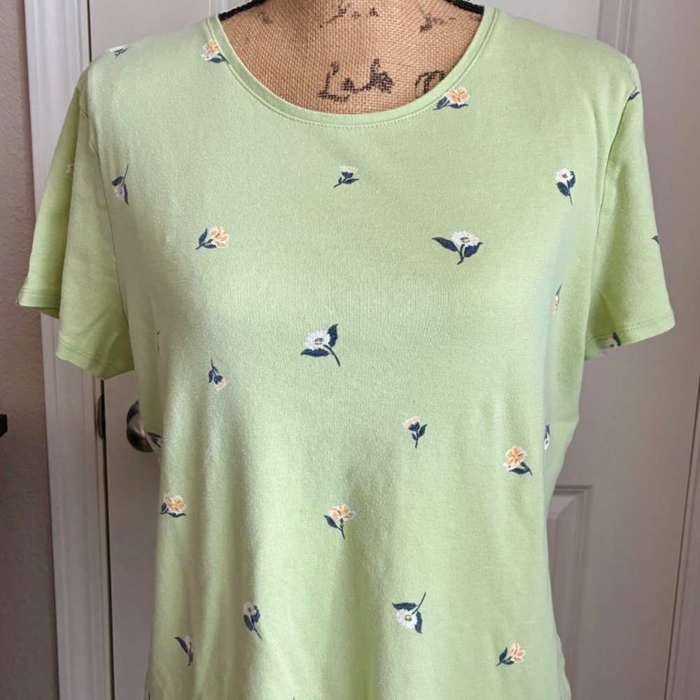 Women's Green Floral Tee
